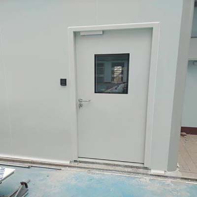 帶視窗鋼質(zhì)門(mén).jpg